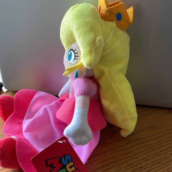 Super Mario Princess Peach Stuffed Plush Doll Figure Licensed 12" Long - Picture 4 of 6